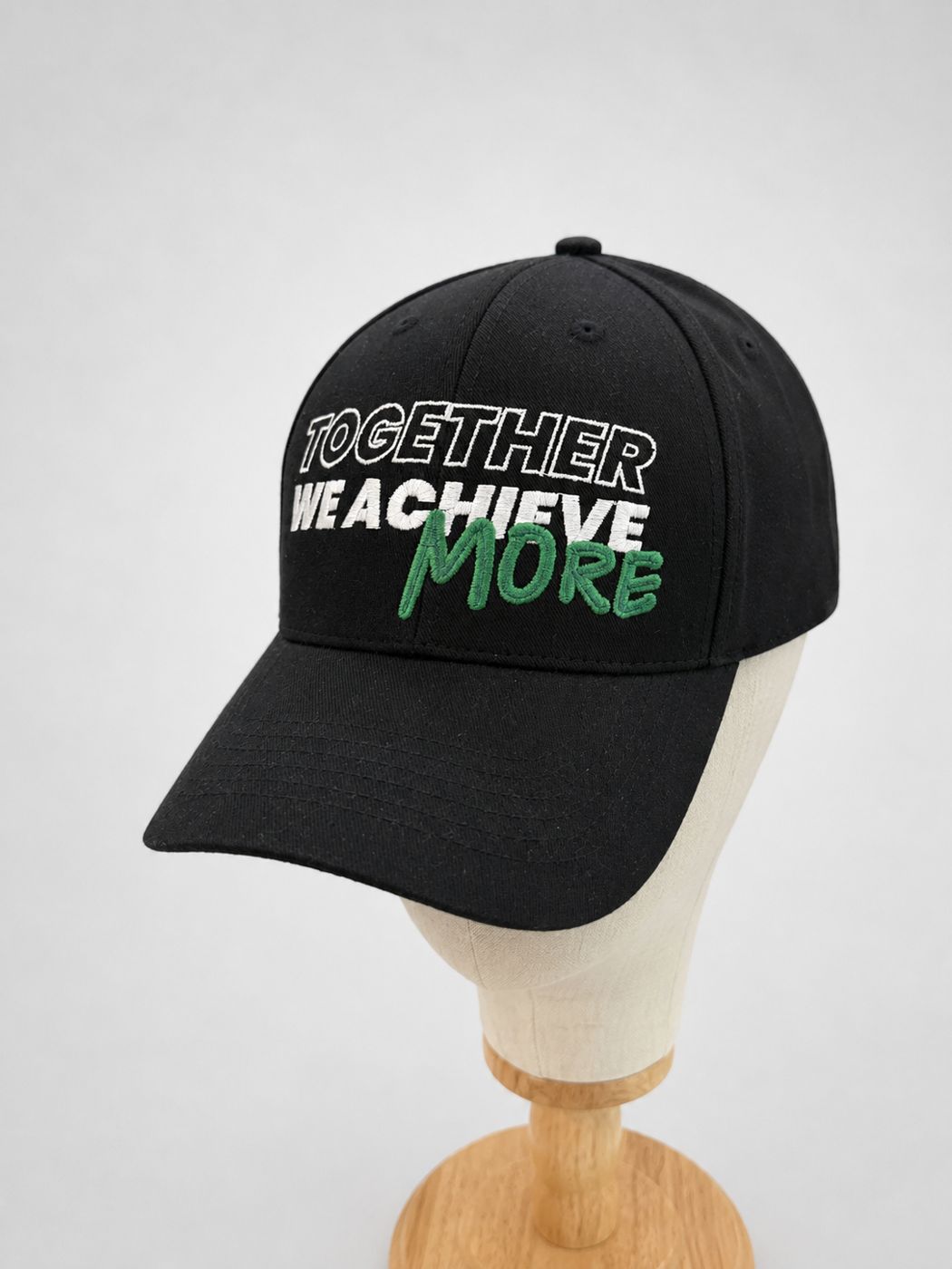 Casquette noire broderie 3D, production FGZ